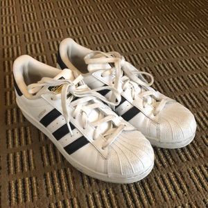 Adidas superstars